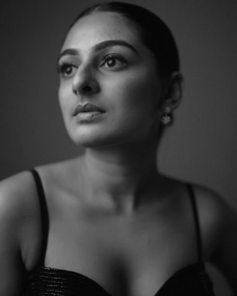 Esther anil hot black and white photos shared on insta