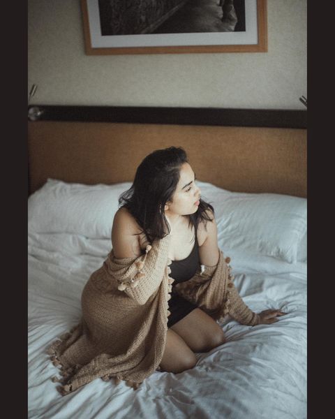 Srushti dange hot single piece dress bedroom photoshoot