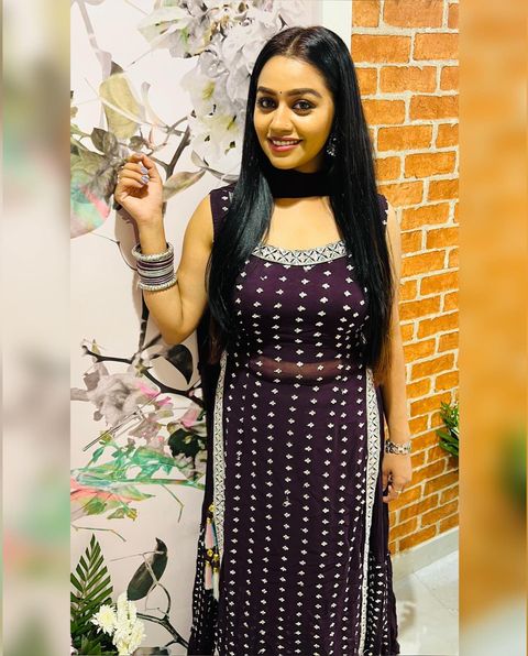 Gayathri yuvaraj hot latest purple dress photoshoot