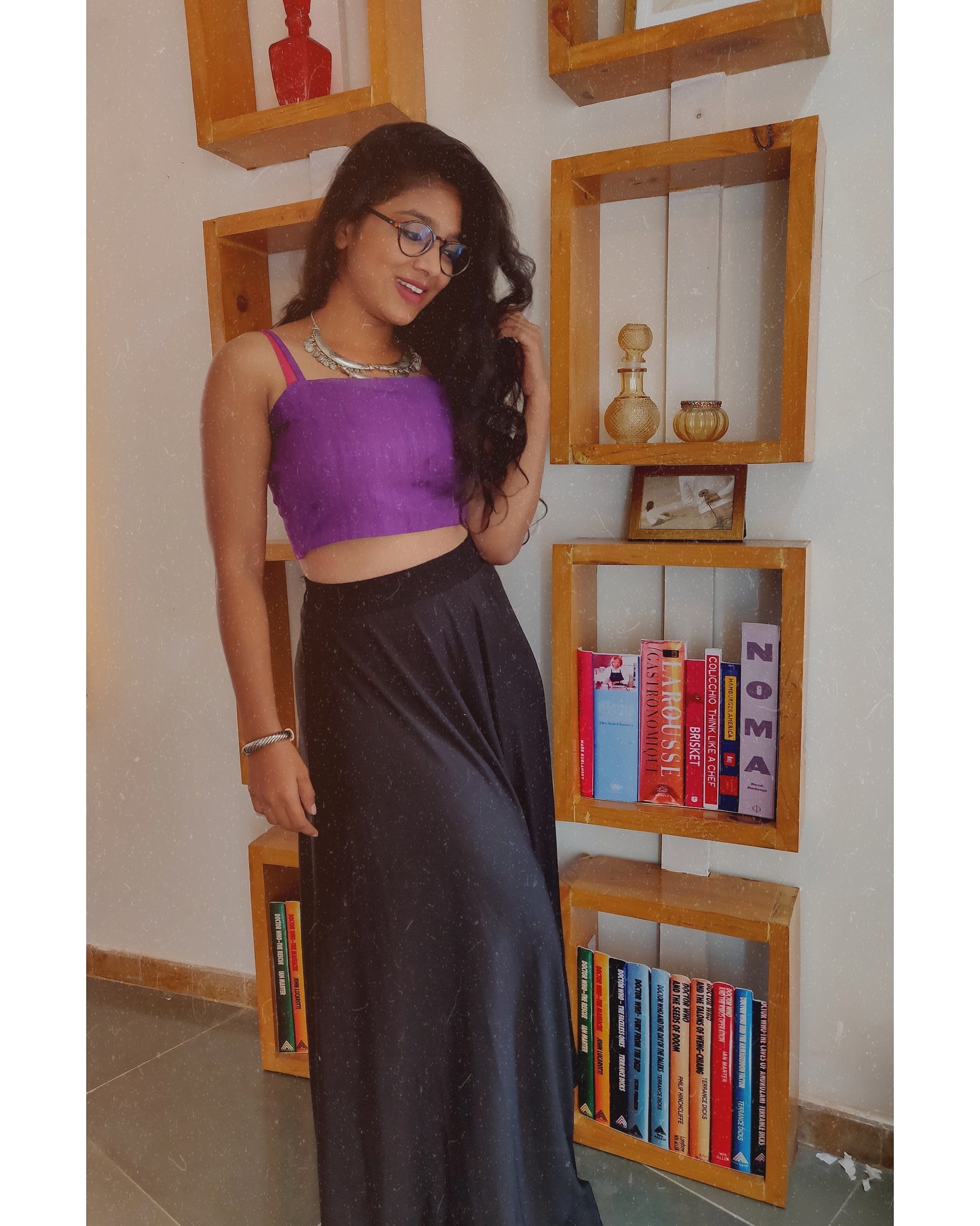 Vj parvathy hot video in tight fit dress getting viral