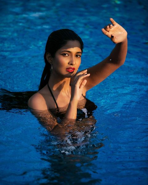 Keerthi pandian hot posing in bikini dress getting viral
