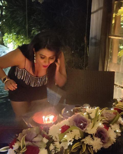 Shilpa manjunath hot photos while celebrating her birthday