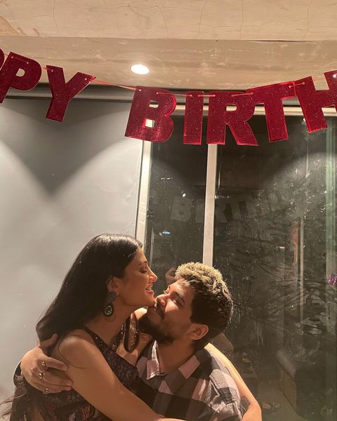 Shruthi haasan celebrating her lover birthday video viral
