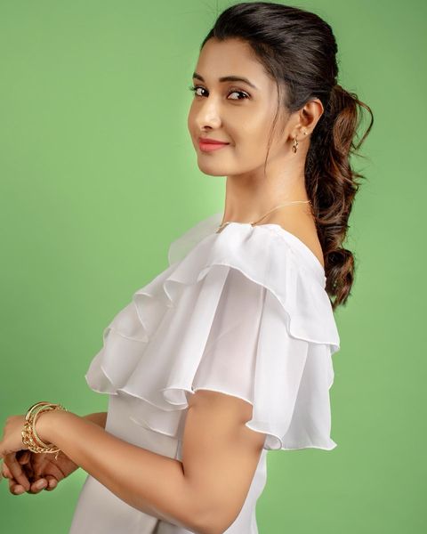 Priya bhavani shankar hot white gown photos cute stills shared on social media