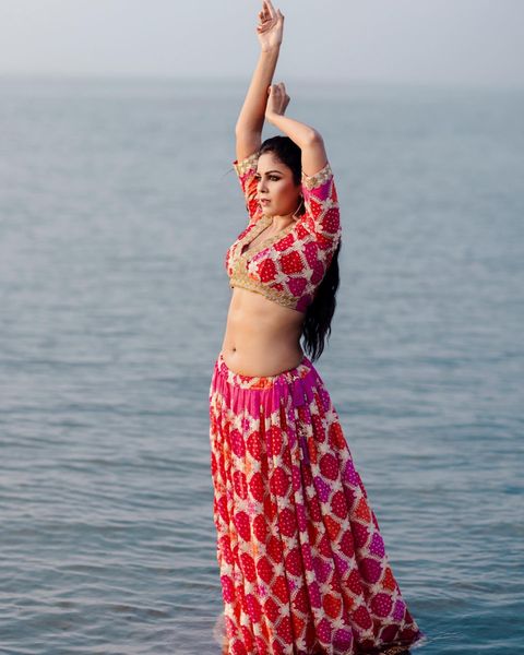 Chandini tamilarasan hot photoshoot without saree pics jerks fans