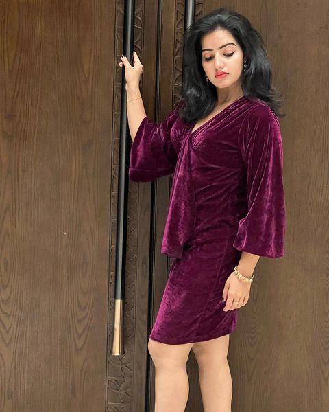 Malavika menon hot purple velvet dress showing glamour getting viral