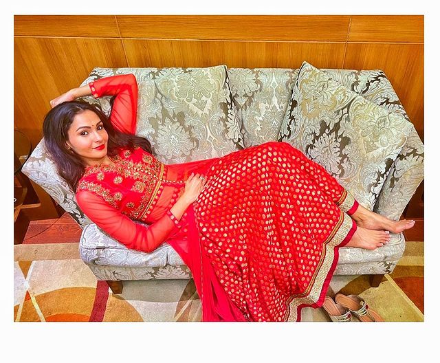 Andrea jermiah poses hot with pisasu expressions photoshoot images getting viral on social media