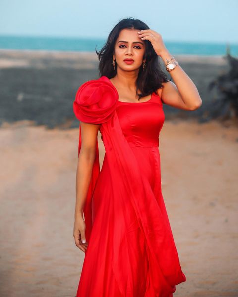 Vj anjana rangan hot red modern gown photoshoot stills