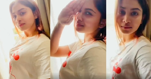 Shivani narayanan hot short video showing glamour in top angle