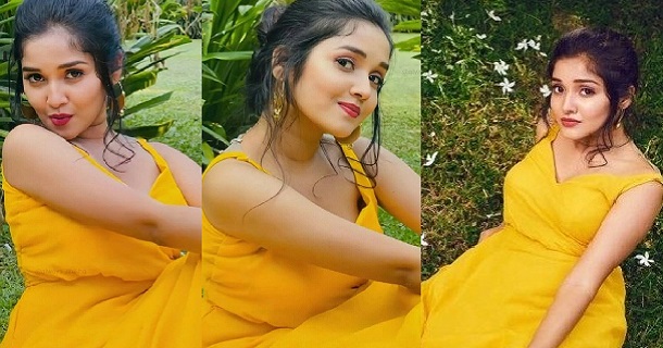 Anikha surendran hot posing in peacock dress