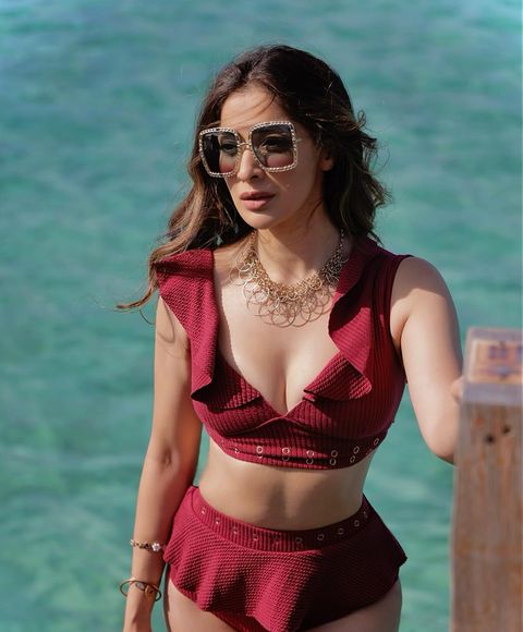 Raai laxmi hot show in bikini short dress viral