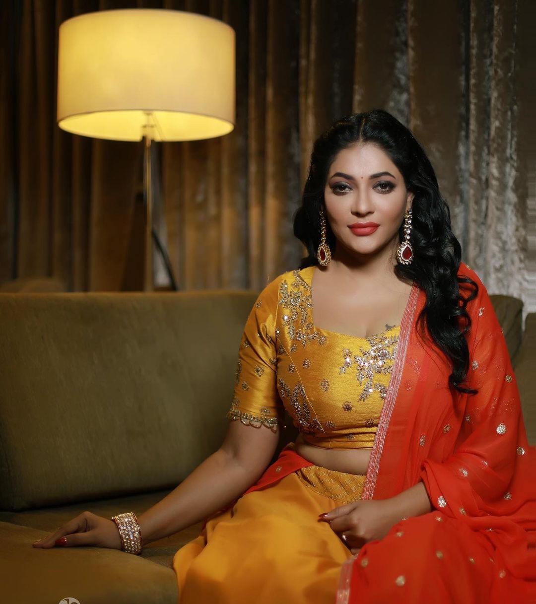 Reshma pasupuleti hot photos and video special for vijay awards
