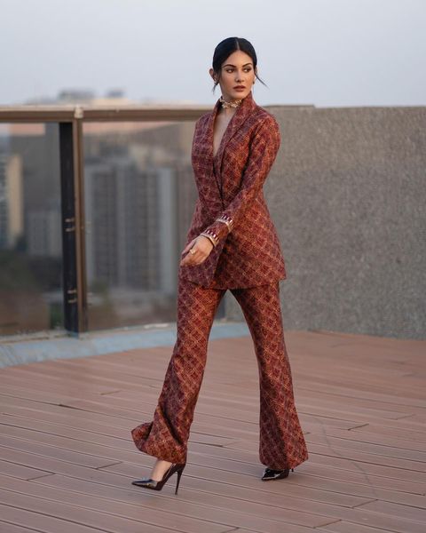 Amyra dastur hot royal look stylish coat and pant photoshoot
