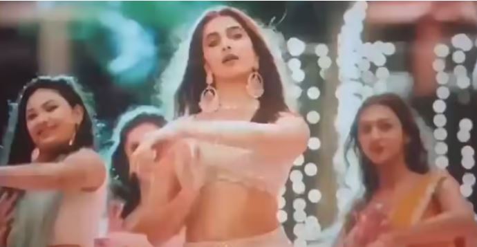 Arabic kuthu dance steps by pooja hegde at starting video viral on social media