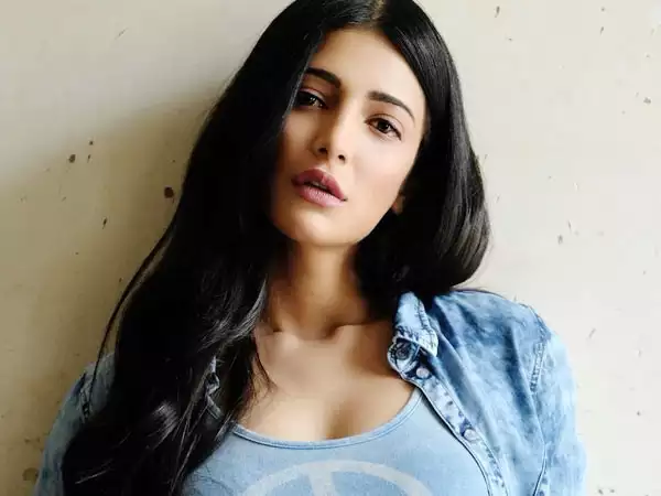 Shruthi haasan home tour video and photos getting viral