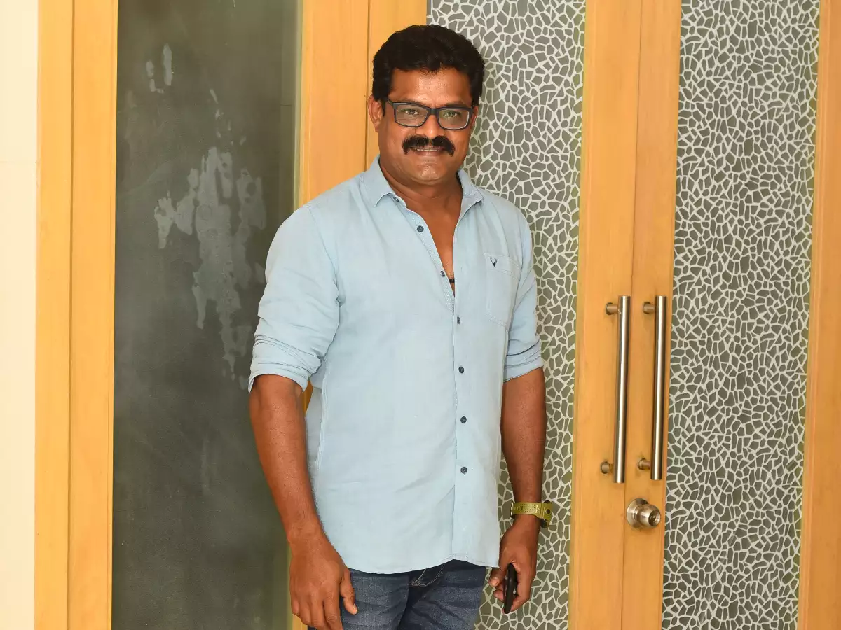 Stalin biopic to direct by bose venkat and samuthirakani to act in lead role