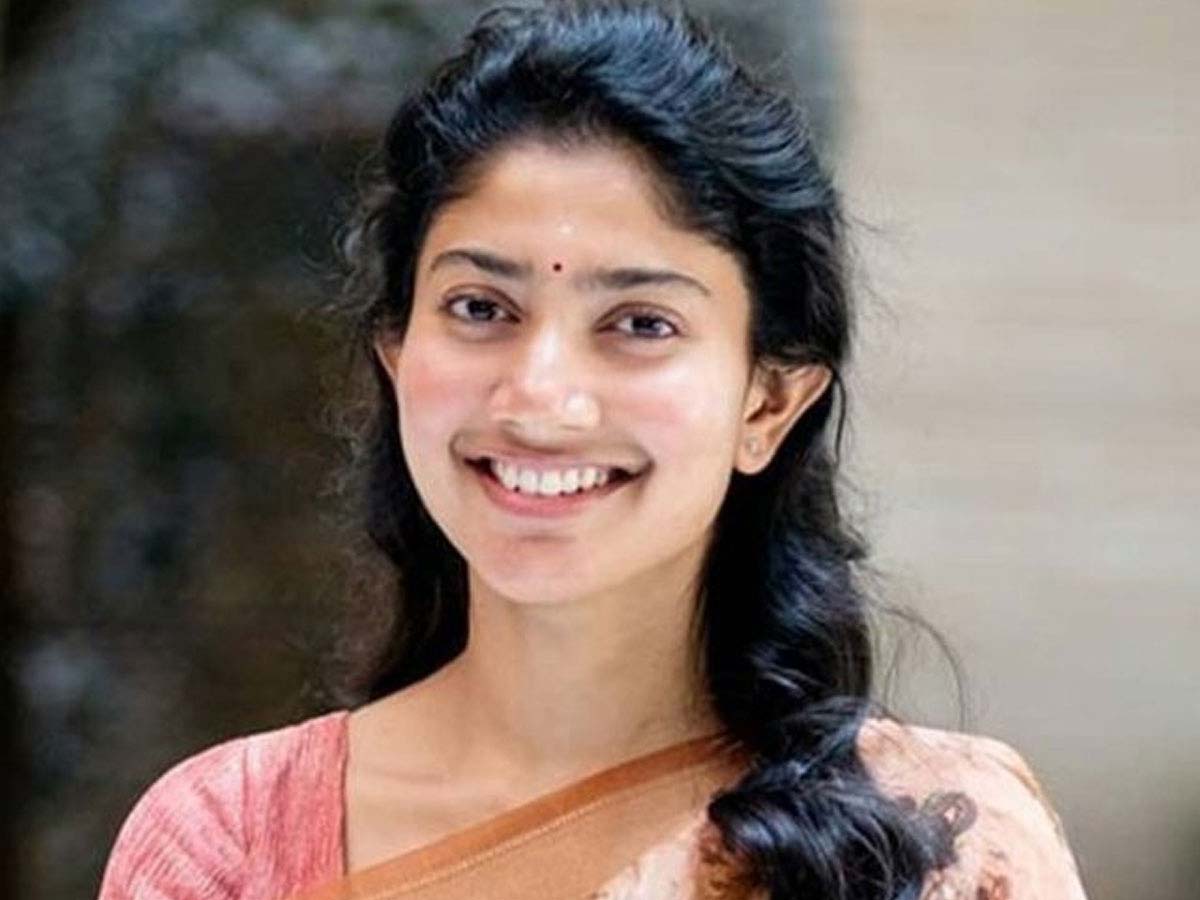 Sai pallavi opens up about wearing saree for all function