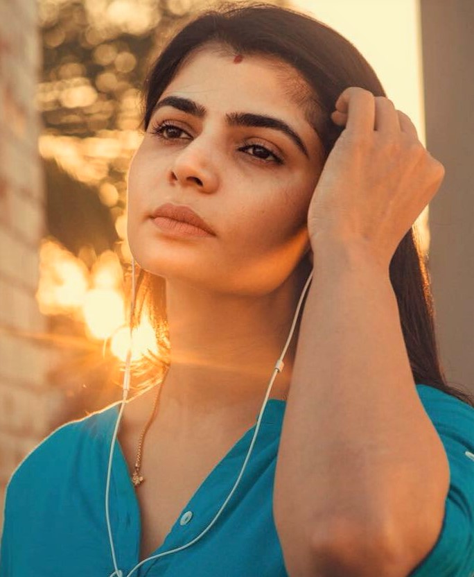chinmayi posts screenshot of netizen who commented wrongly and posted her message