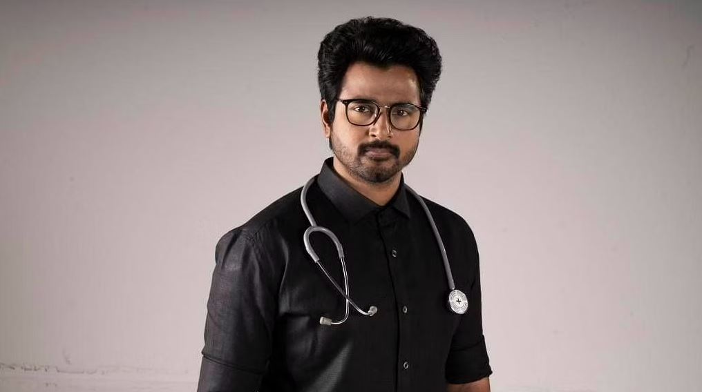 sivakarthikeyan trolls thalapathy vijay for not acting in good films video getting viral