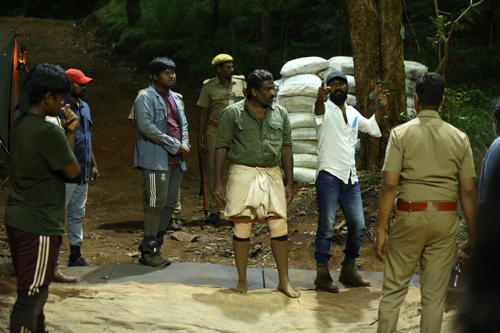 Viduthalai team crew struck between forest area during shooting