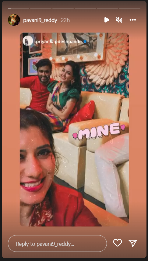Pavani reddy posts photo with amir indirectly confirms love