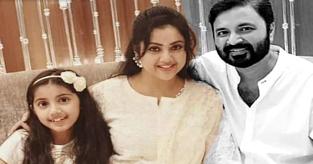 Actress meena shares photos with her friends after husband death