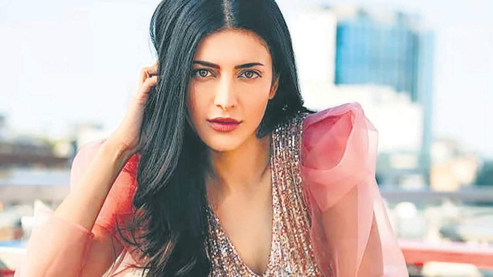 Shruthi haasan posts video about rumours spreading on internet