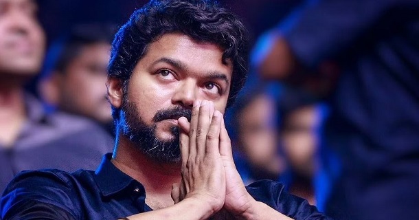 thalapathy vijay surprises his diehard fan by changing his dp