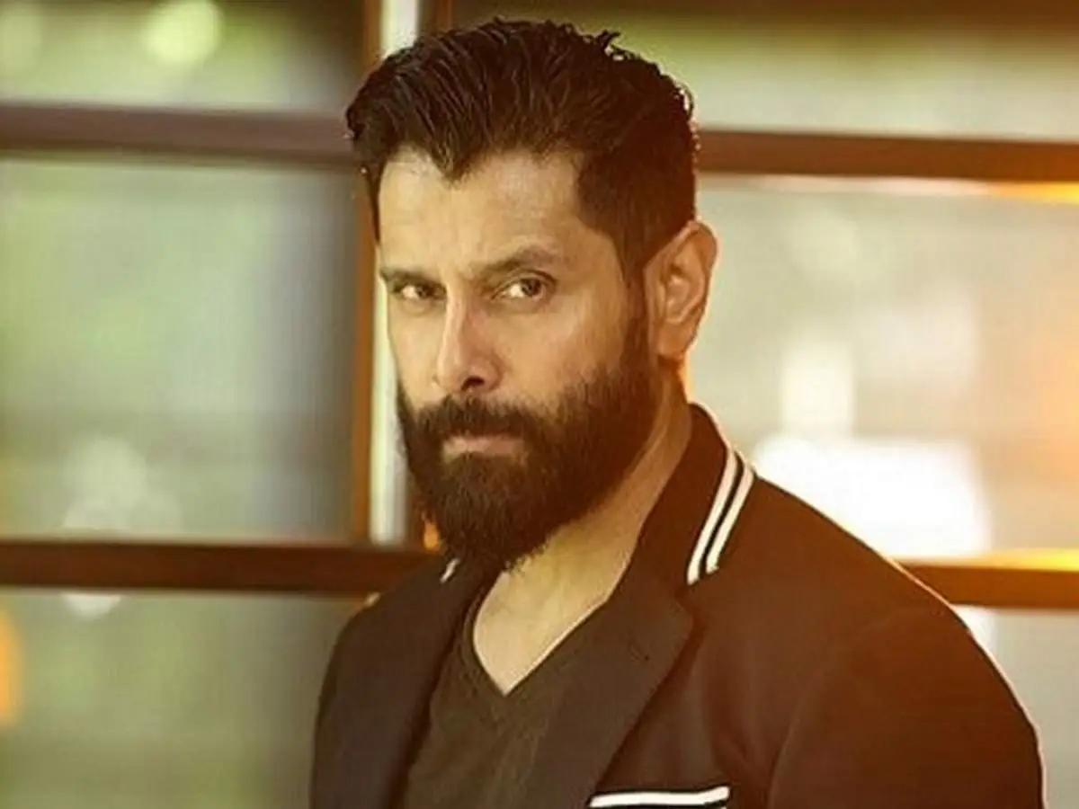 Actor vikram suffers from chest pain admitted in hospital
