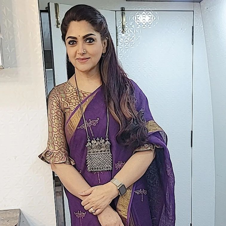 kushboo angry tweet for netizen comment and troll