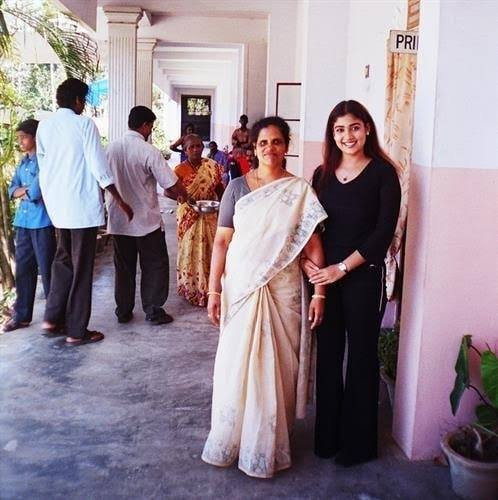 Nayanthara school and young photo with hm getting viral on social media