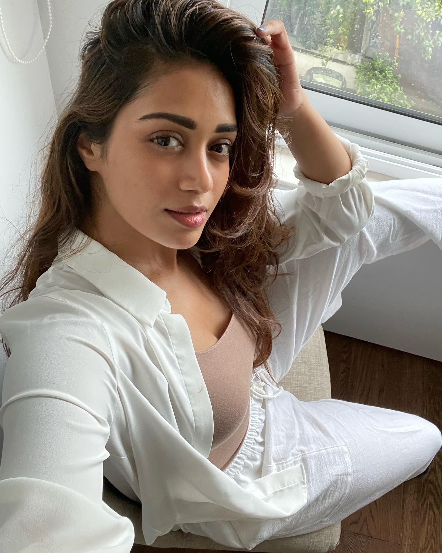 actress nivetha pethuraj hot photos in inners in public place getting viral