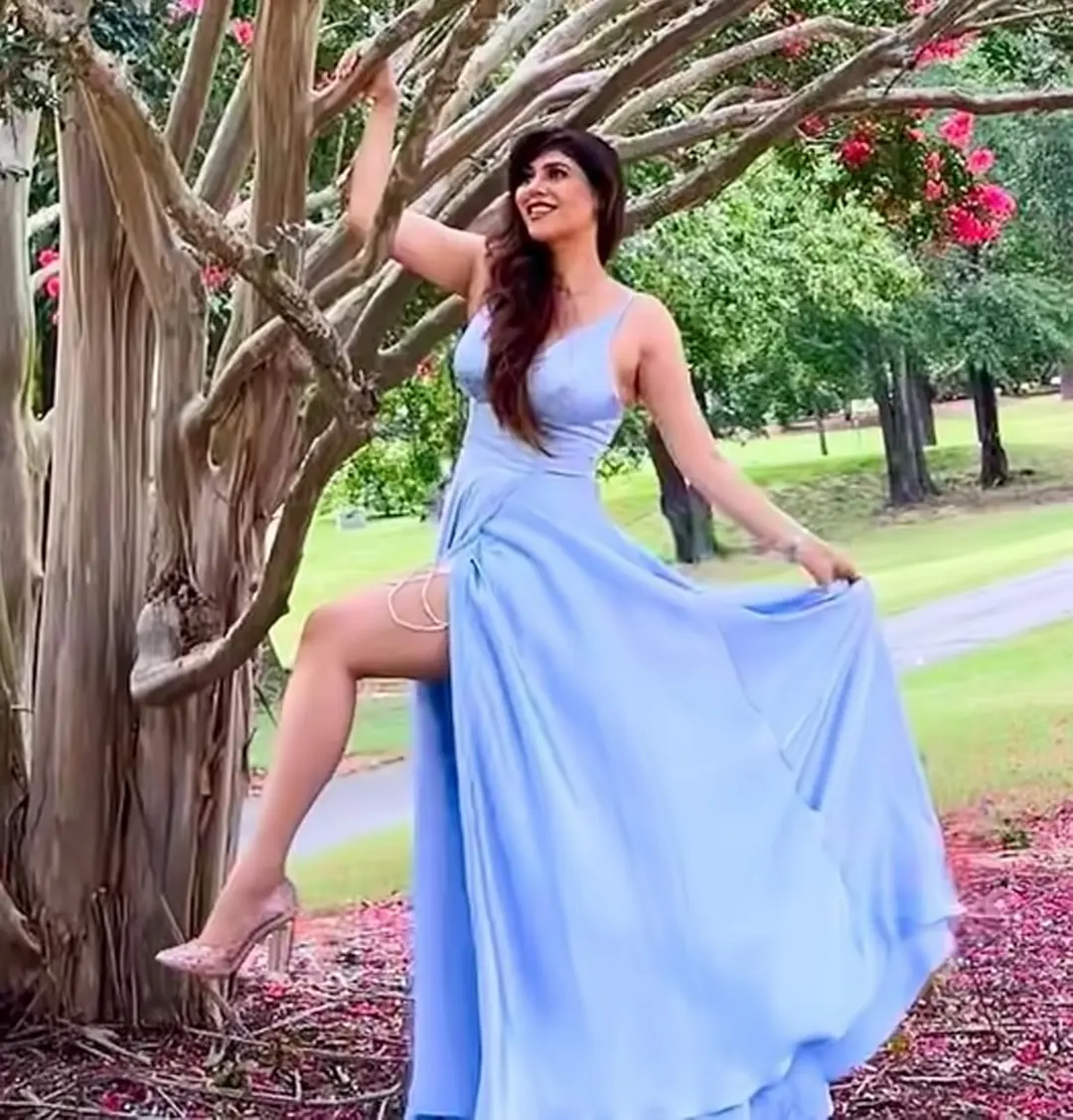 actress sherin shringar hot photos in short dress getting viral