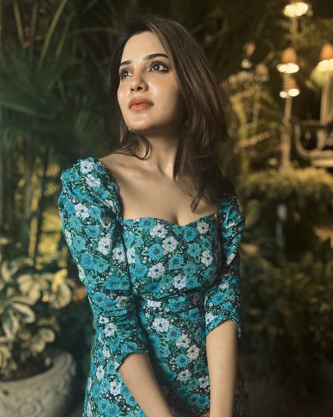 actress aathmika posing in crop top getting viral