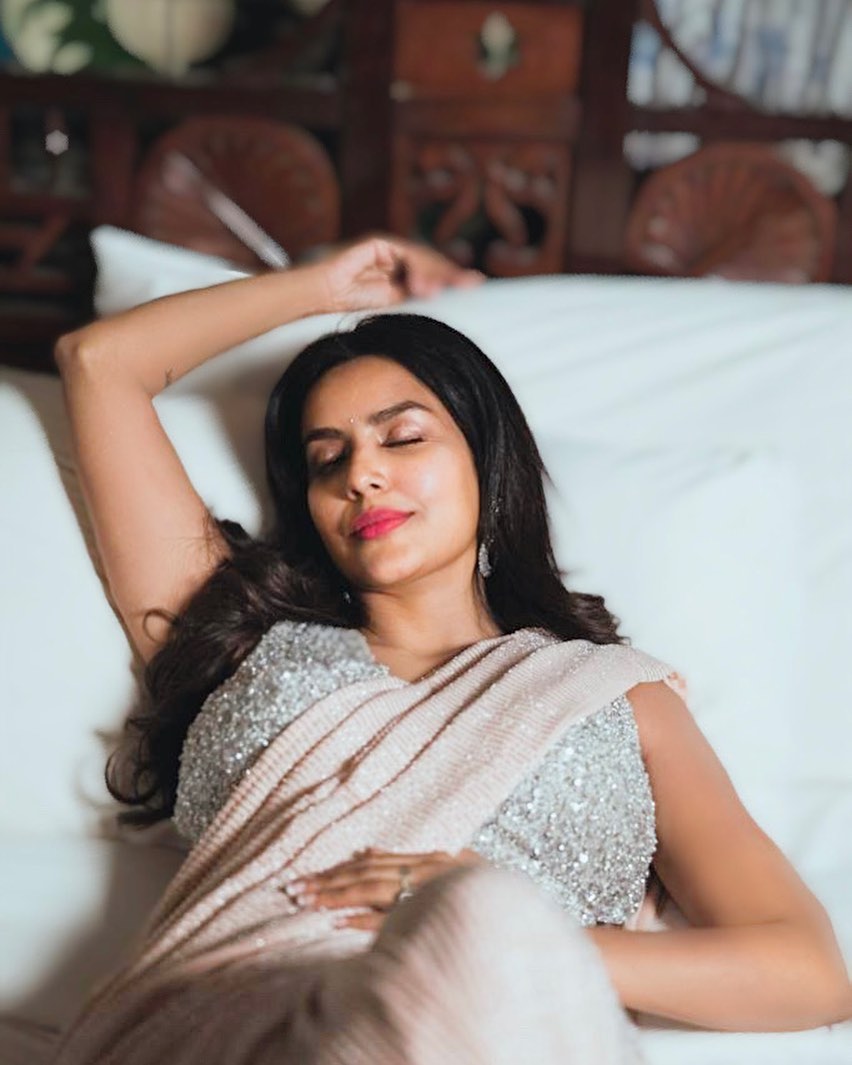 actress priya anandh hot photos in low neck dress getting viral