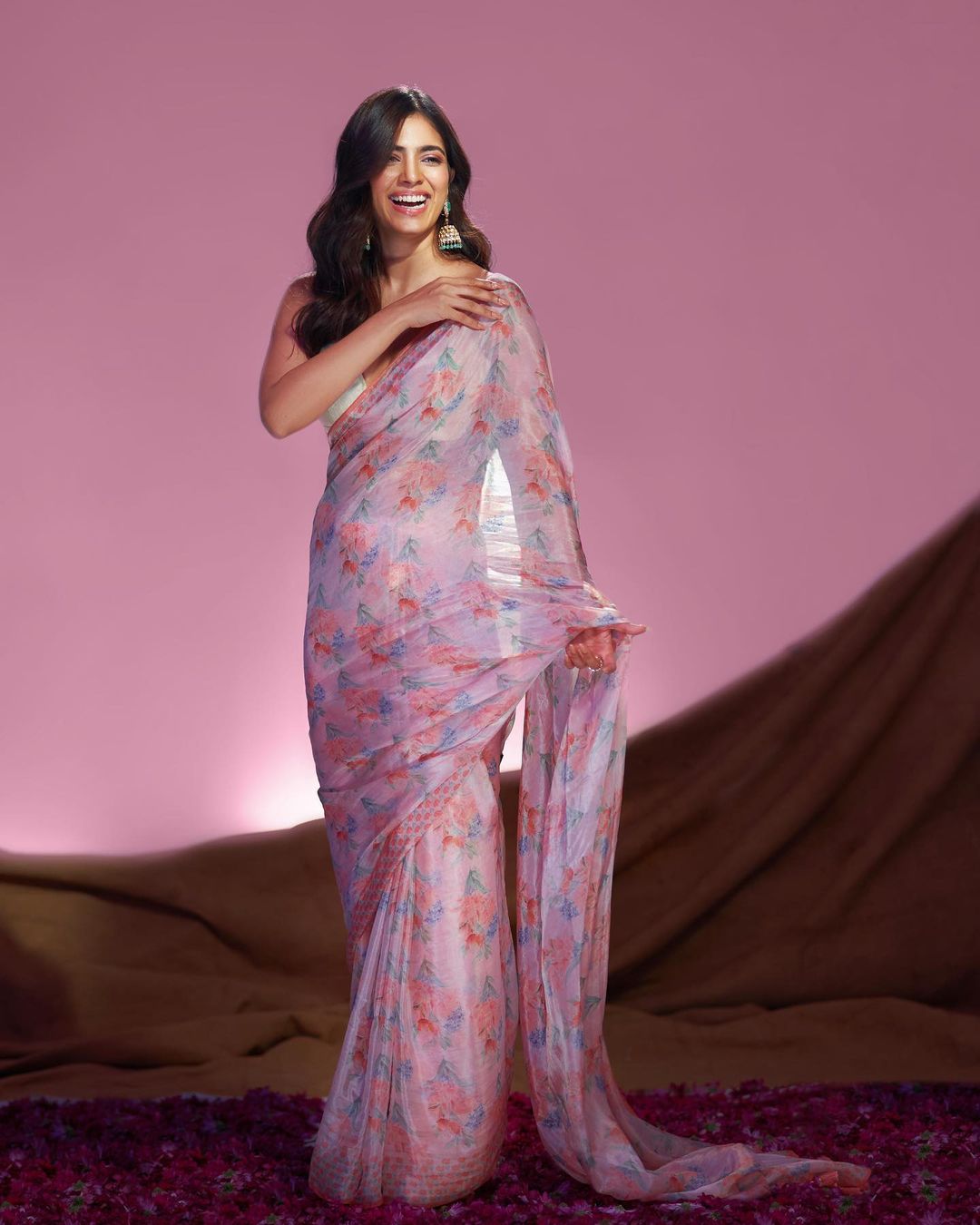 malavika mohanan hot photos in glamour blouse and saree