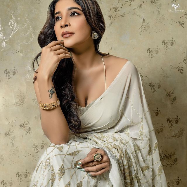 sakshi agarwal hot photos in glamour blouse 