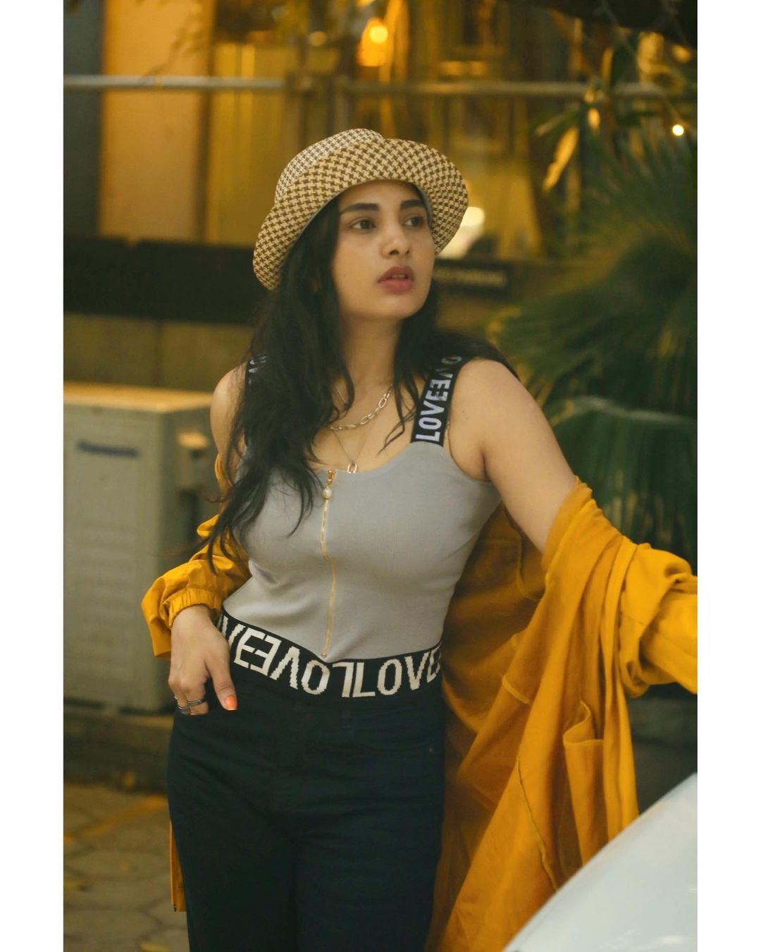 actress srushti dange hot photos and video getting viral on social media