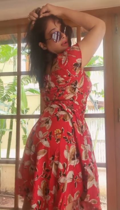 kiran rathod hot photos in red short gown getting viral