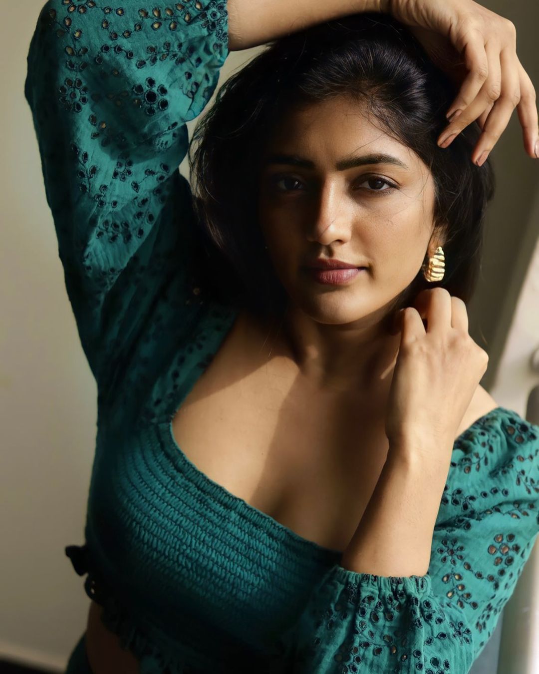 eesha rebba hot video while making wishes video getting viral on social media