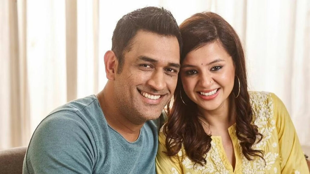 dhoni to produce tamil movie on sakshi story video getting viral