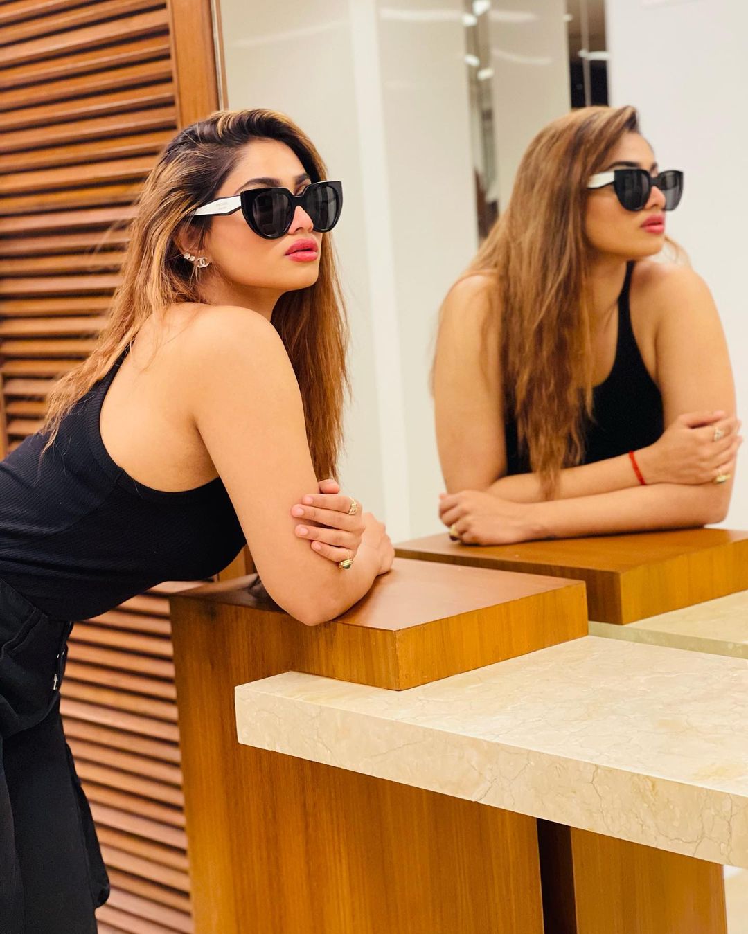 shivani narayanan hot photos in black glamour dress viral