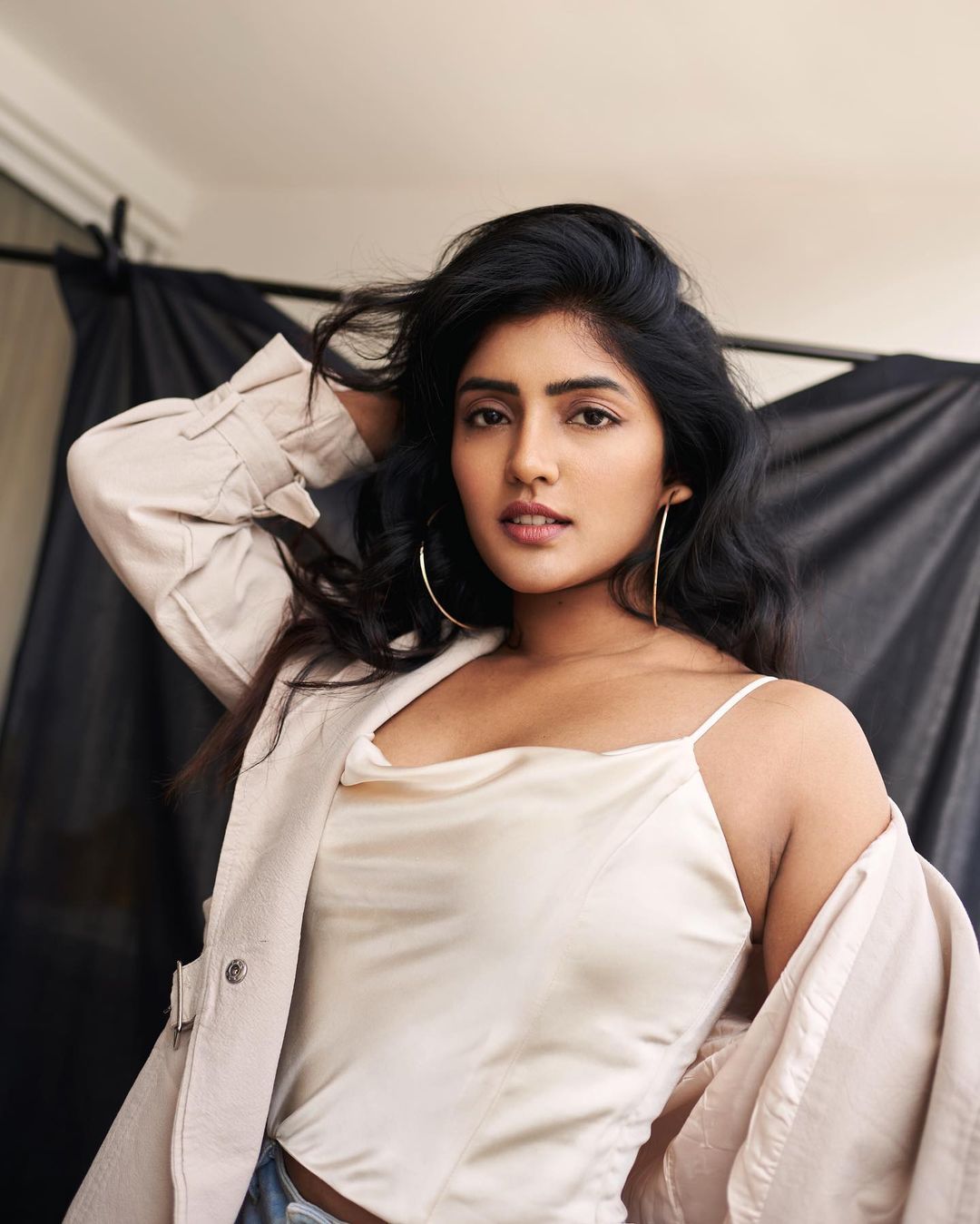 eesha rebba hot photos in modern glamour dress getting viral