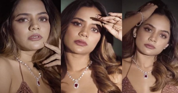aishwarya dutta hot photos and seducing video getting views on social media