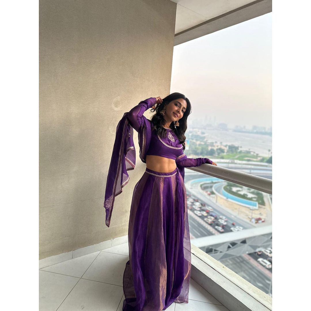 aishwarya lekshmi hot photos in purple long dress viral