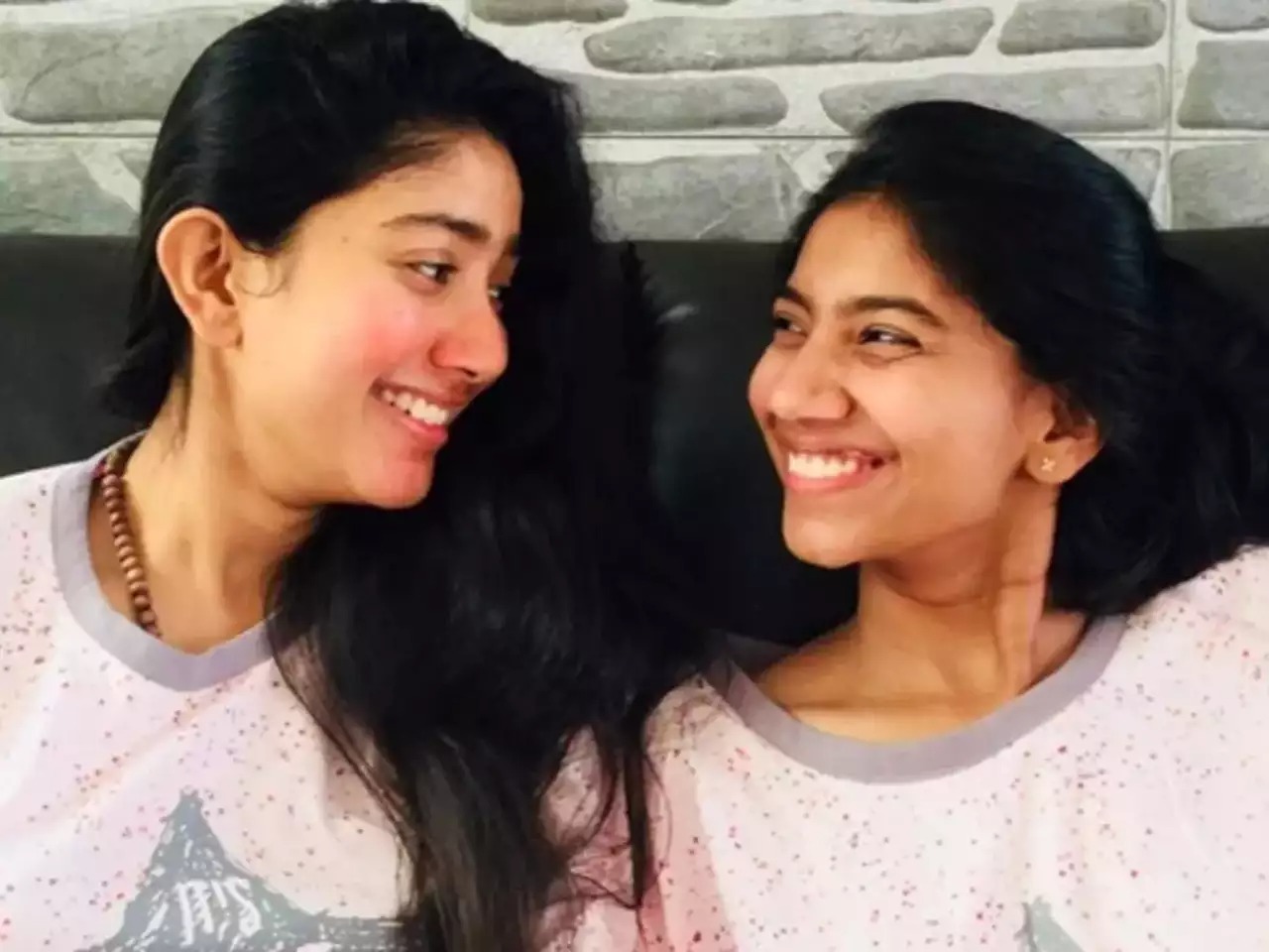 Saipallavi younger sister who begged the celebrity about rumours on social media