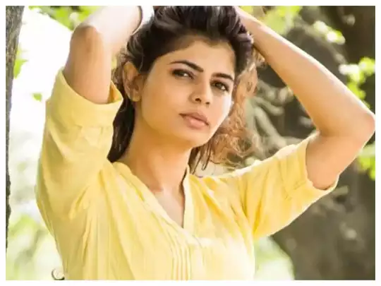 vairamuthu-controversy-singer-bhuvana-seshan-shares-metoo-alleged-harassment